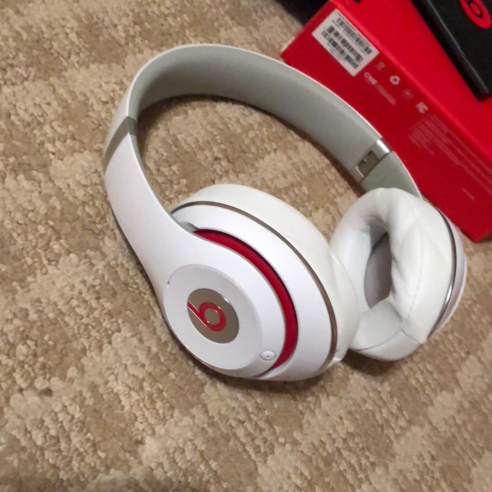 Brand new beats studio wireless 3